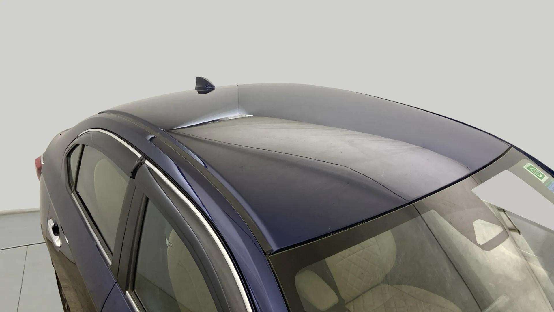 Roof view of a Honda Amaze