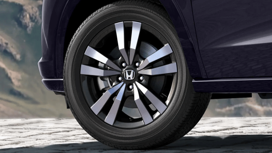 Close-up of wheel of Honda ZR-V