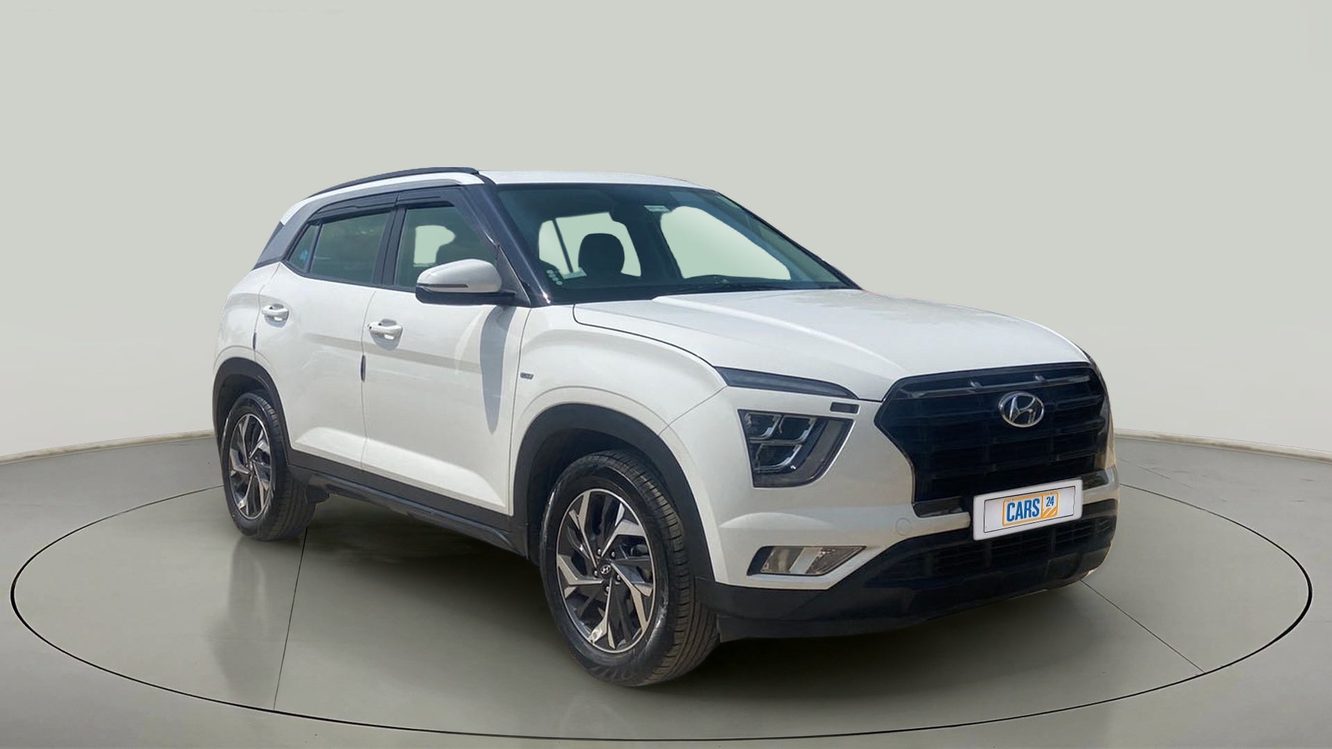 Front three-quarter view of a Hyundai Creta 2018-2023