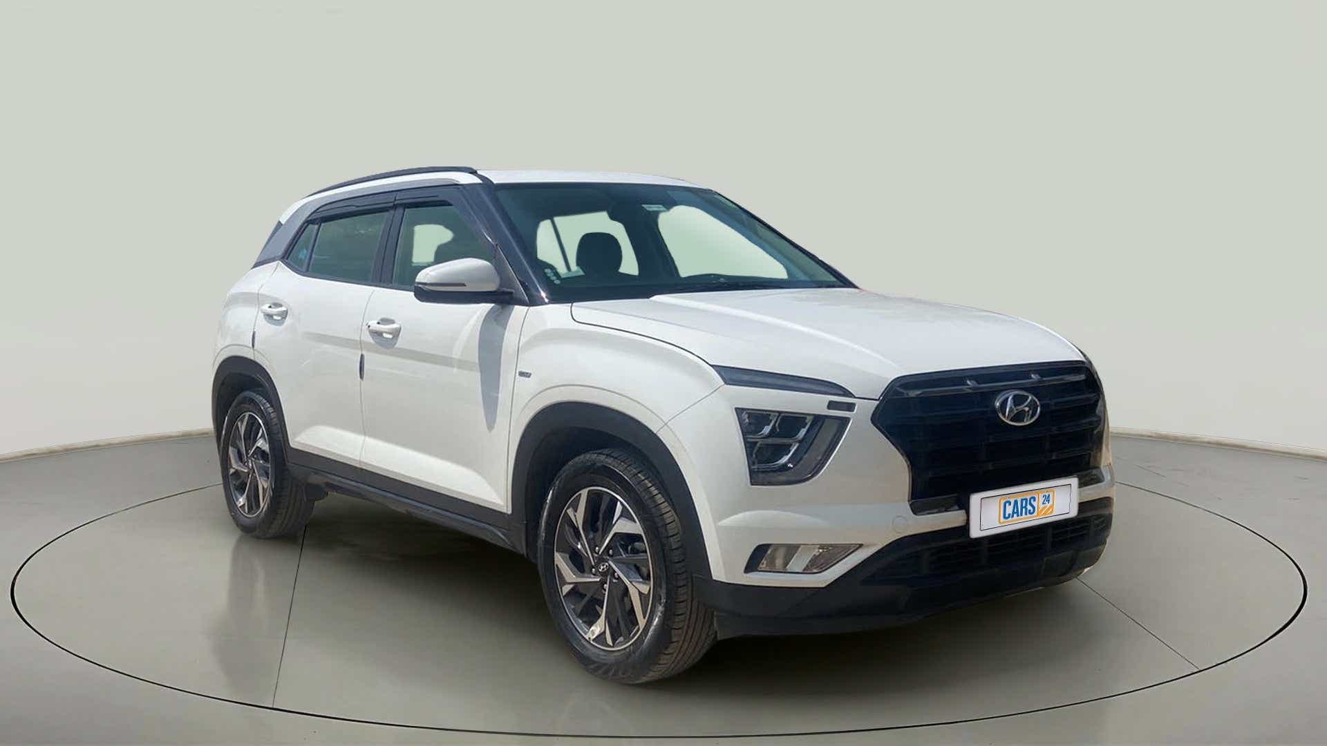 Front three-quarter view of a Hyundai Creta 2018-2023