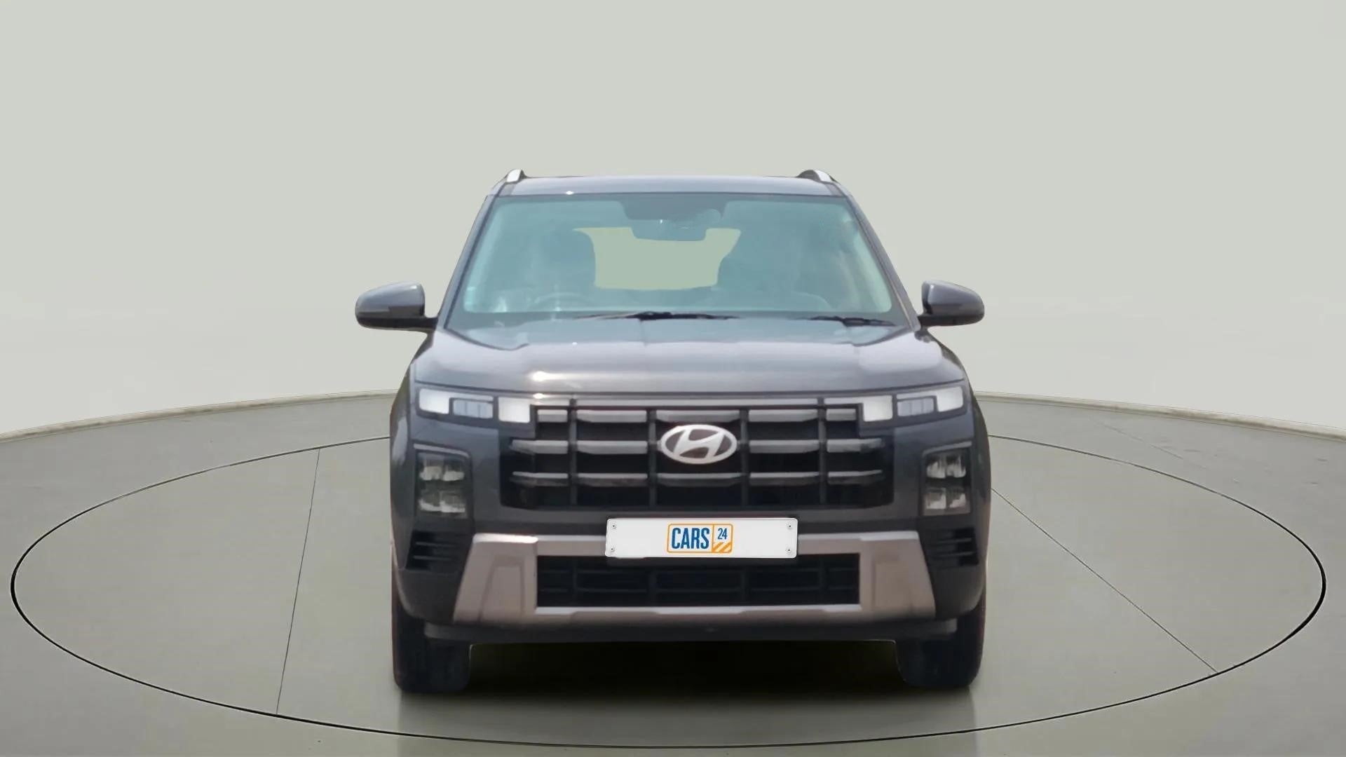 Front view of a Hyundai Creta