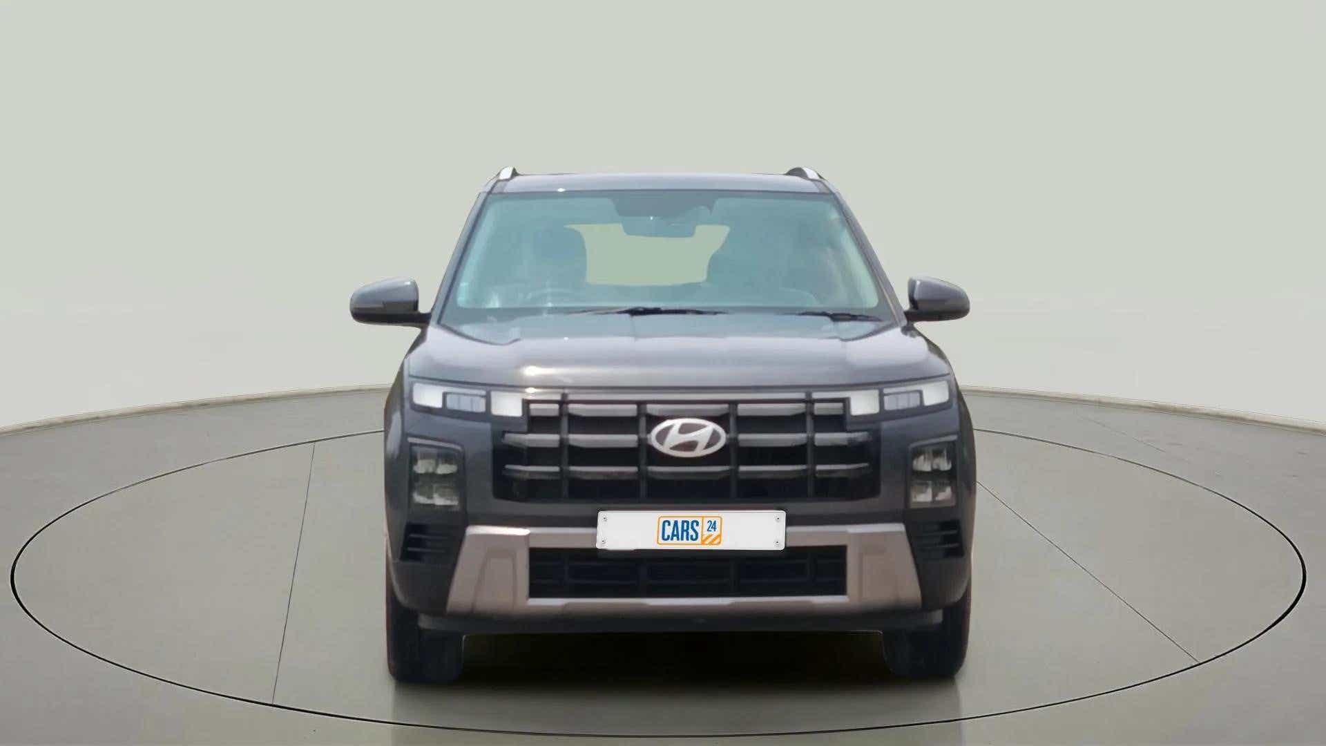 Front view of a Hyundai Creta