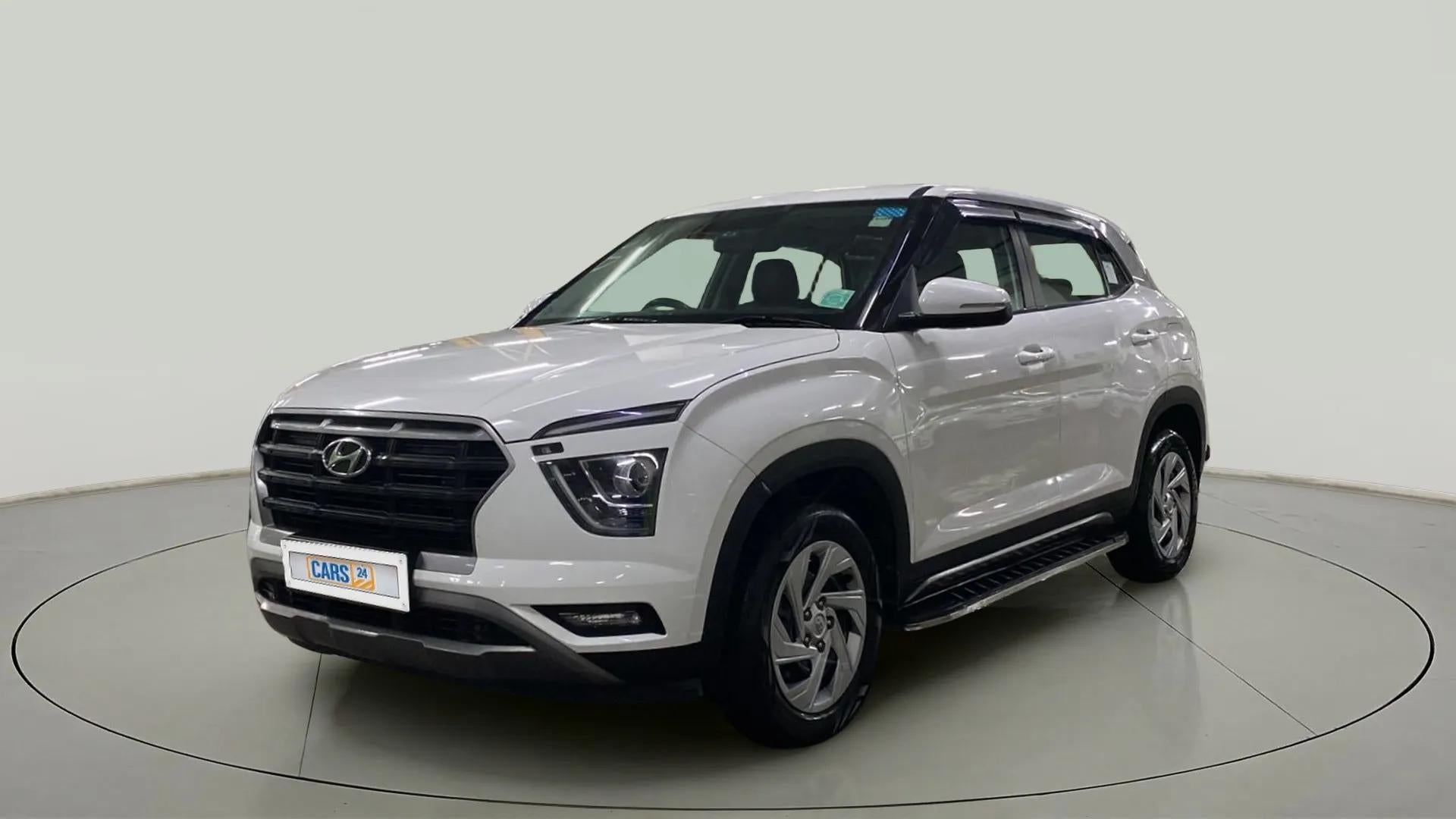 Front three-quarter view of a Hyundai Creta 2018-2023