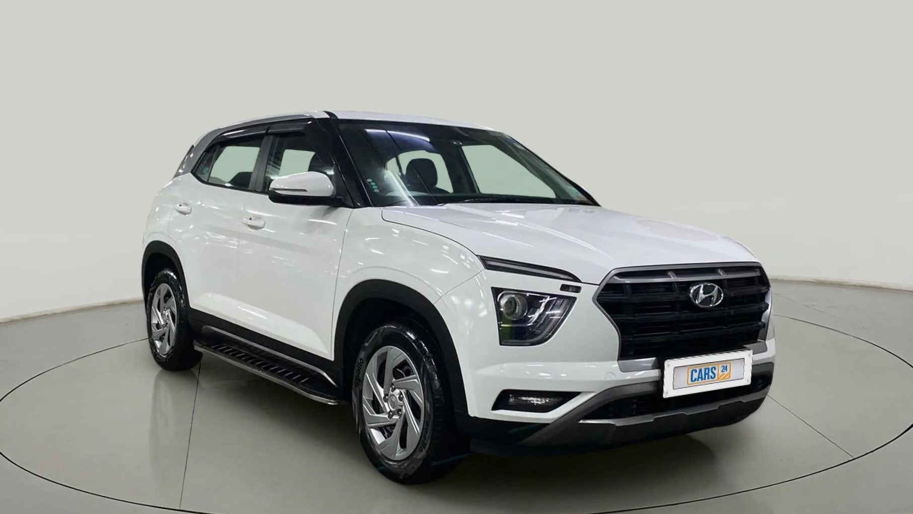 Front three-quarter view of a Hyundai Creta 2018-2023