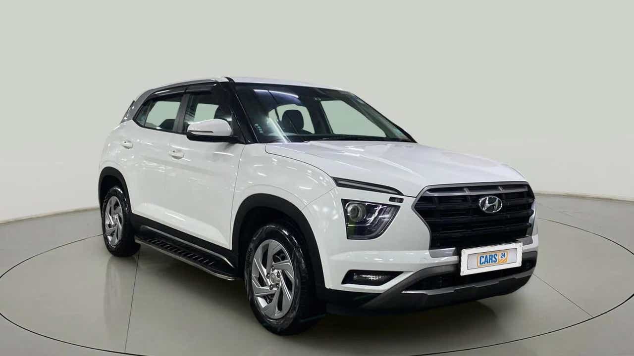 Front three-quarter view of a Hyundai Creta 2018-2023