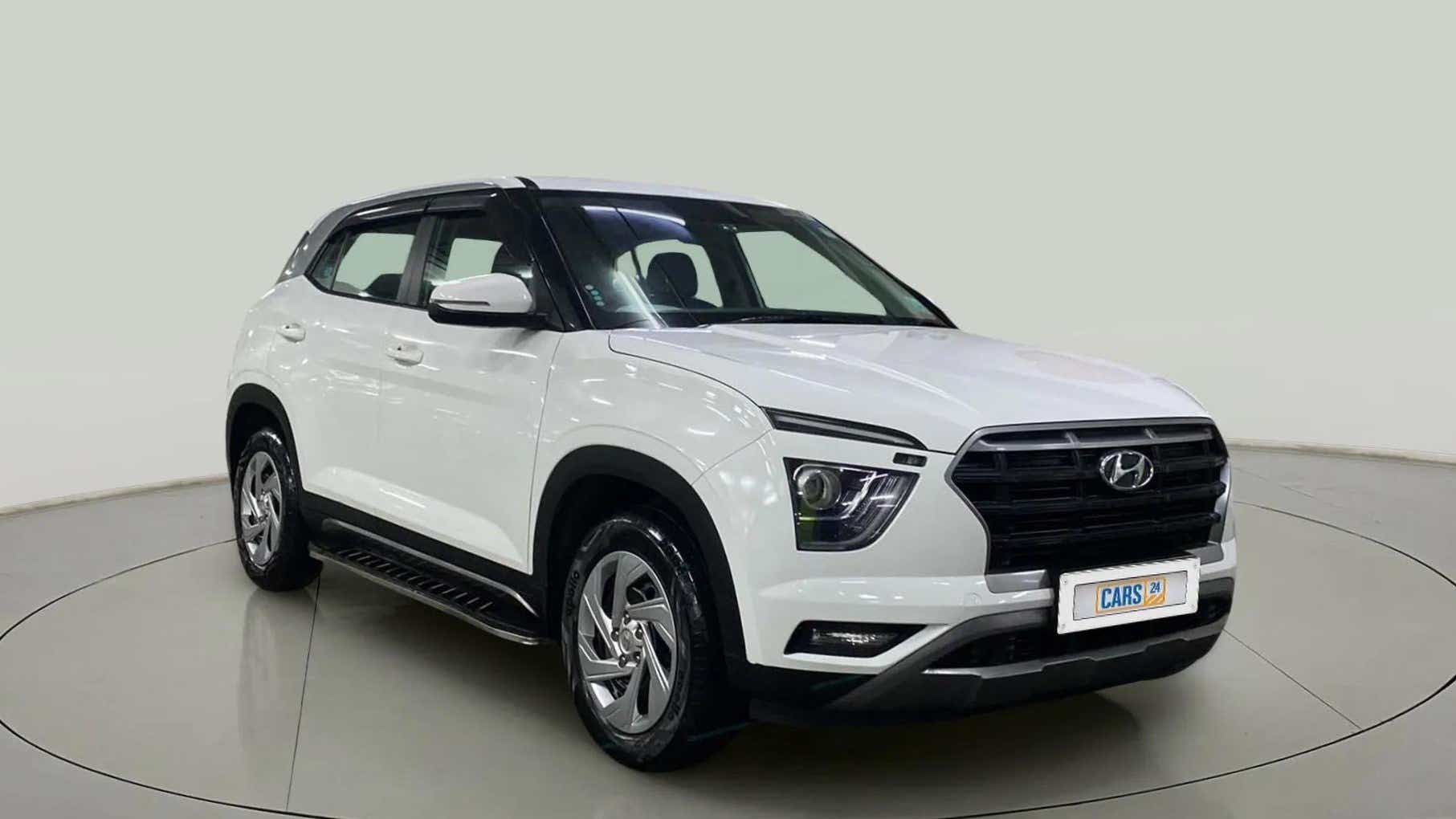 Front three-quarter view of a Hyundai Creta 2018-2023