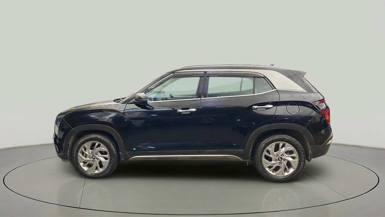 Side view of a Hyundai Creta 2018-2023