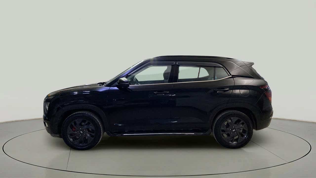 Side view of a Hyundai Creta 2018-2023