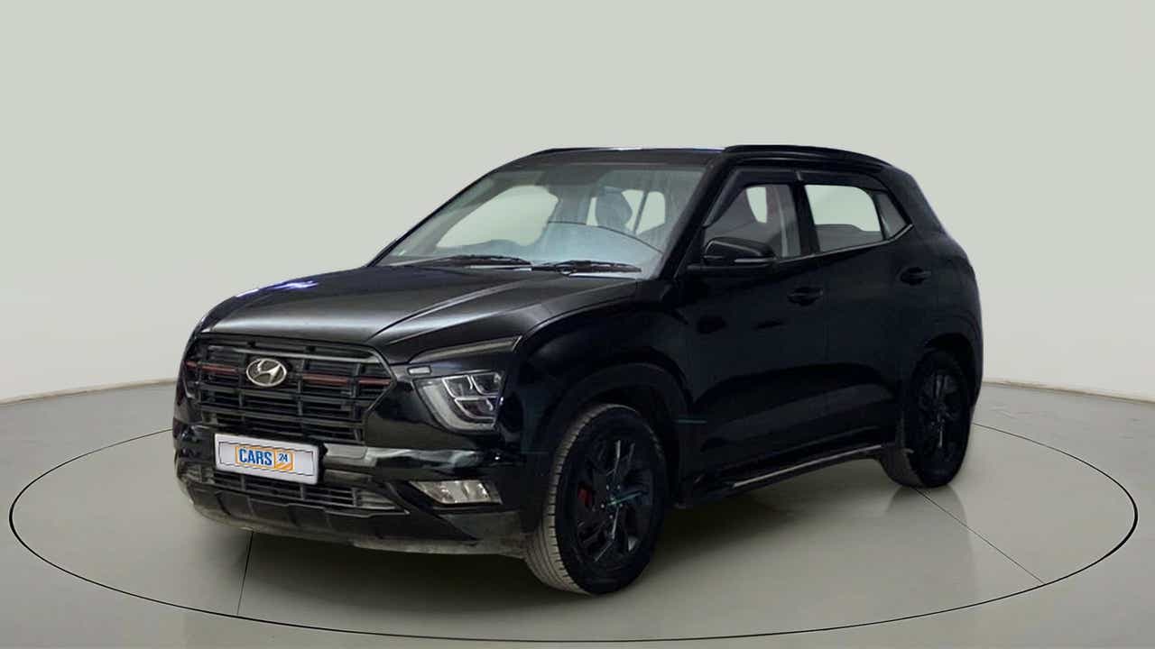 Front three-quarter view of a Hyundai Creta 2018-2023