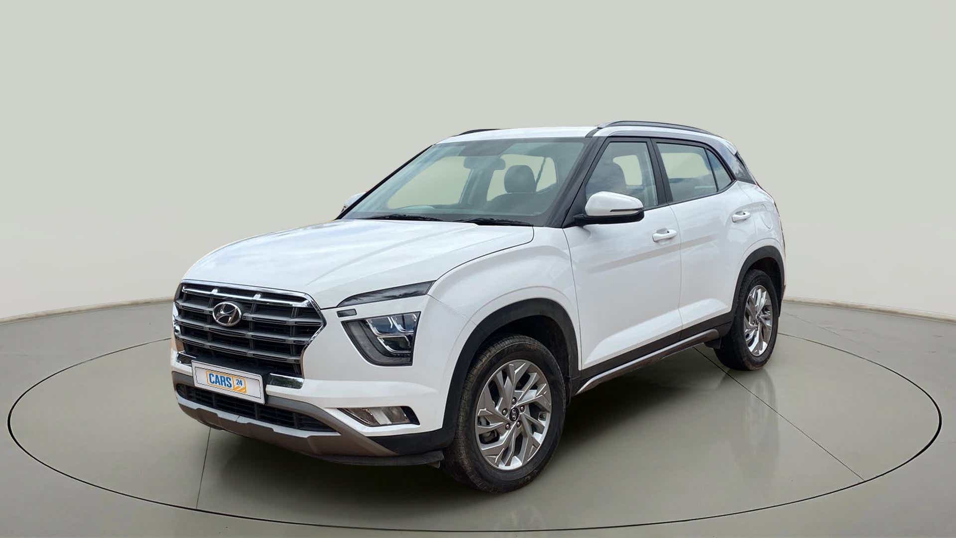 Front three-quarter view of a Hyundai Creta 2018-2023