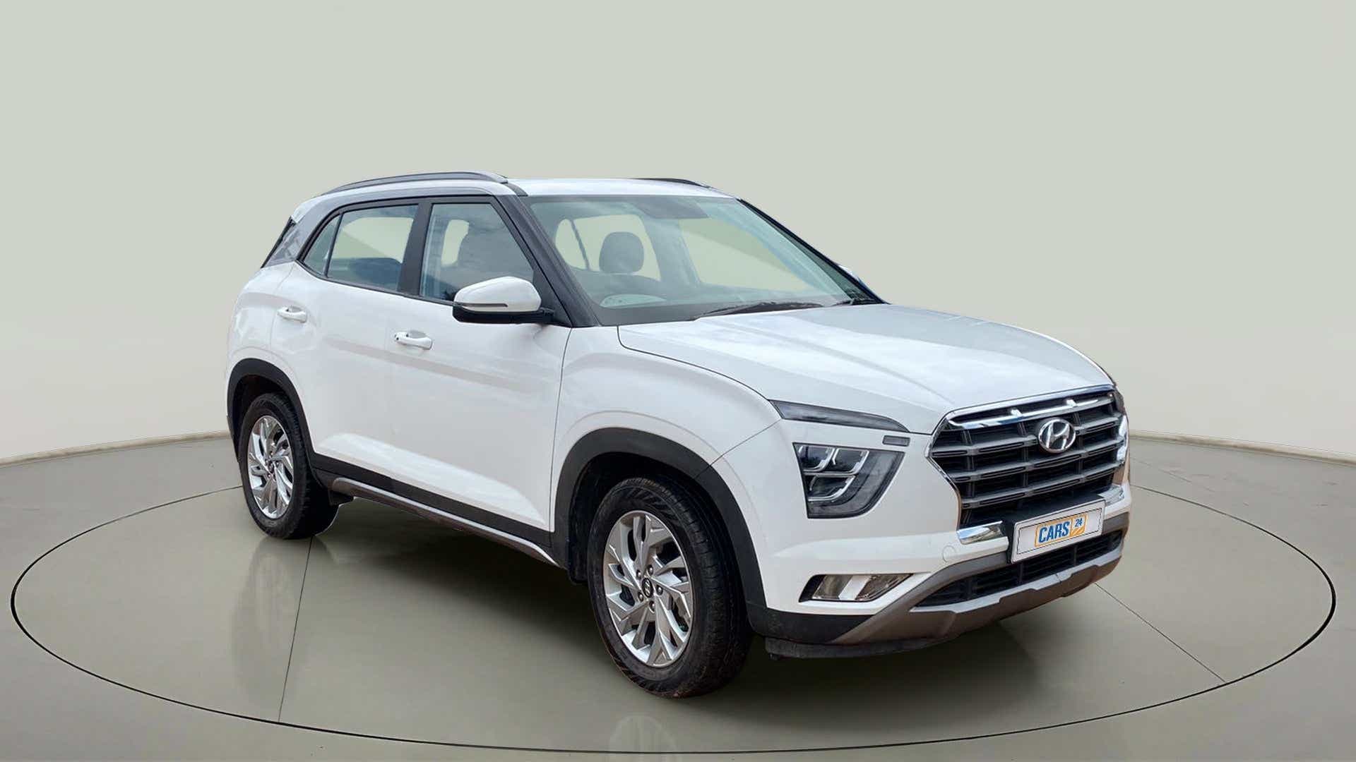 Front three-quarter view of a Hyundai Creta 2018-2023