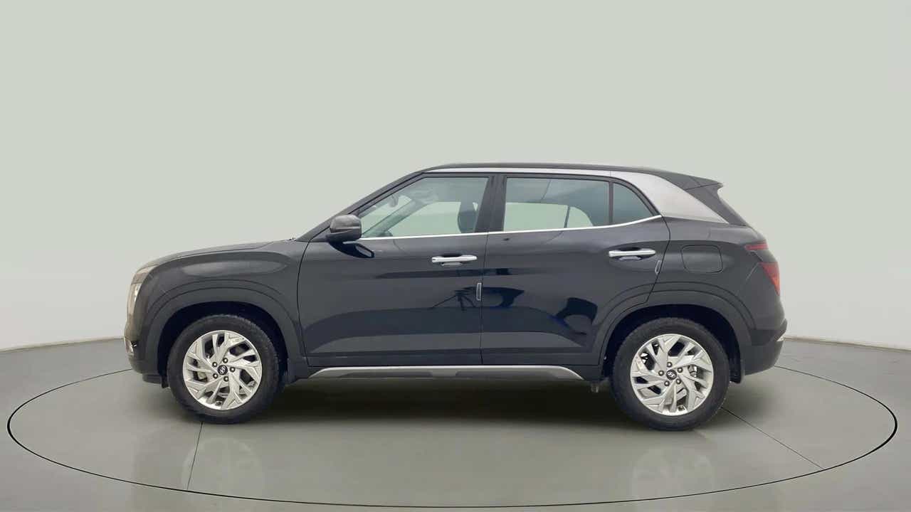Side view of a Hyundai Creta 2018-2023