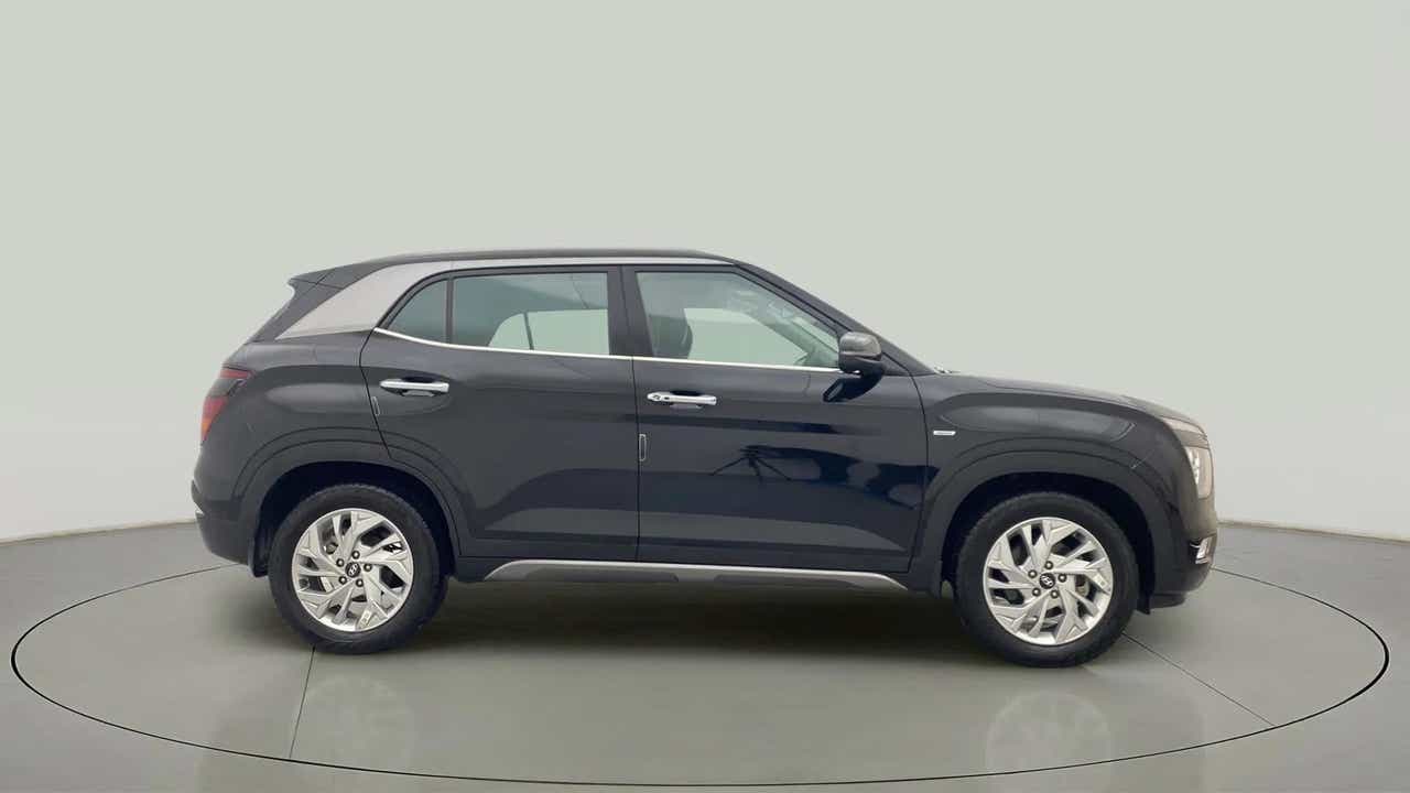 Side view of a Hyundai Creta 2018-2023