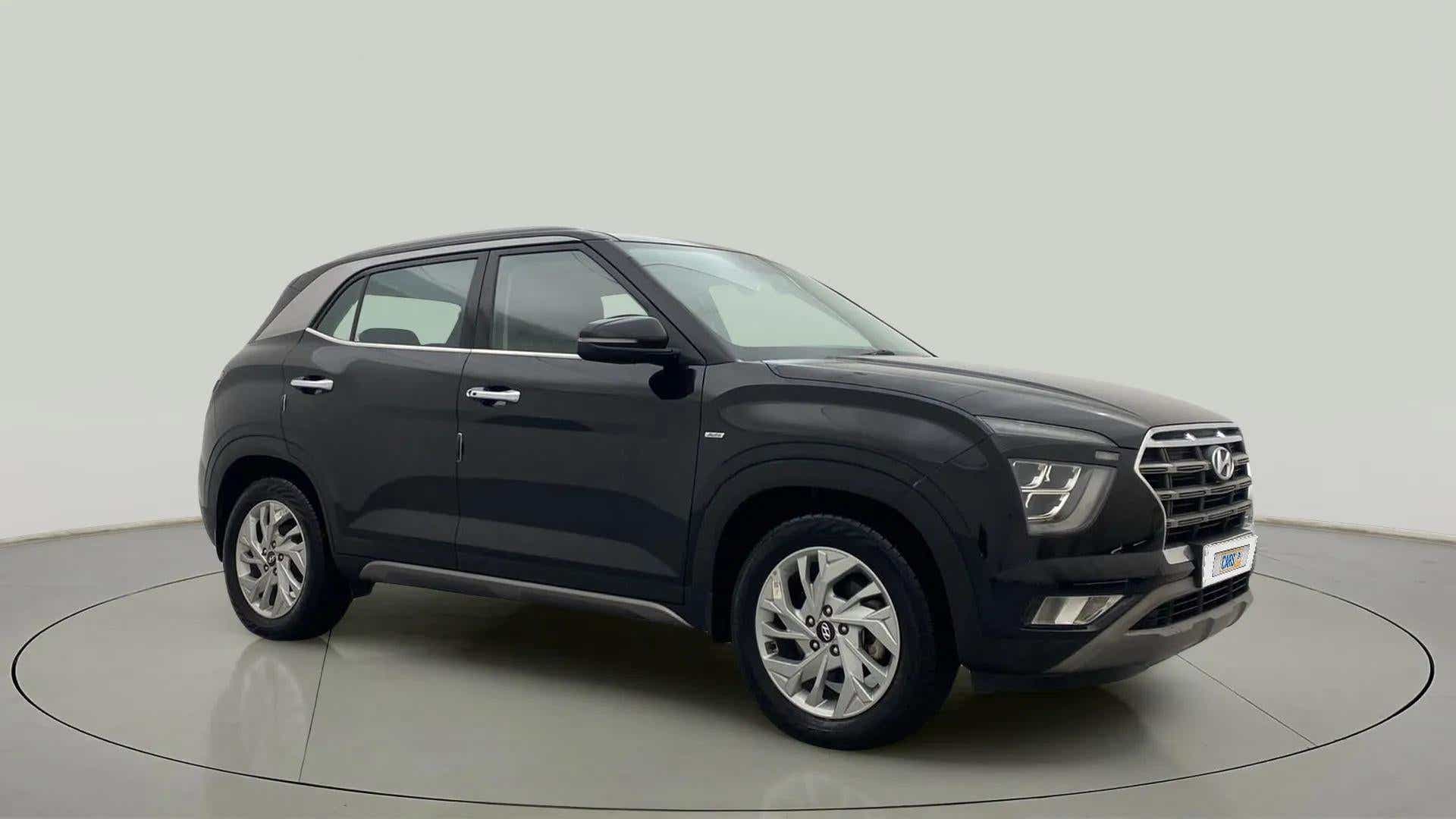 Front and side view of a Hyundai Creta 2018-2023