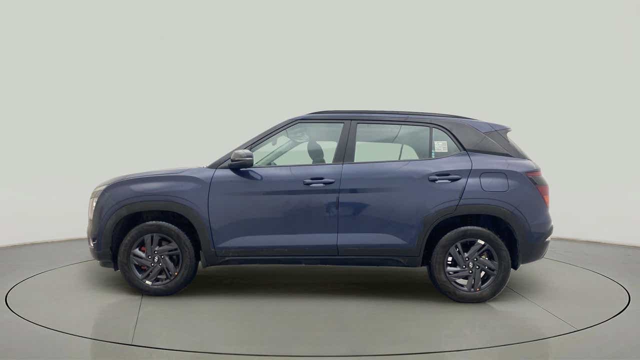 Side view of a Hyundai Creta 2018-2023