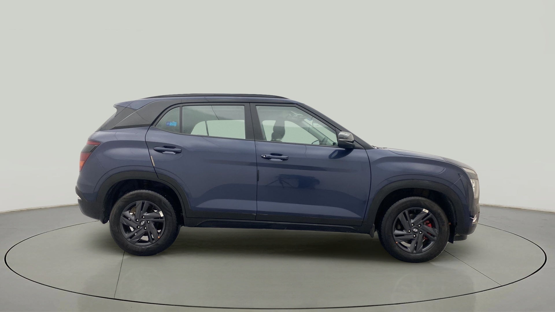 Side view of a Hyundai Creta 2018-2023