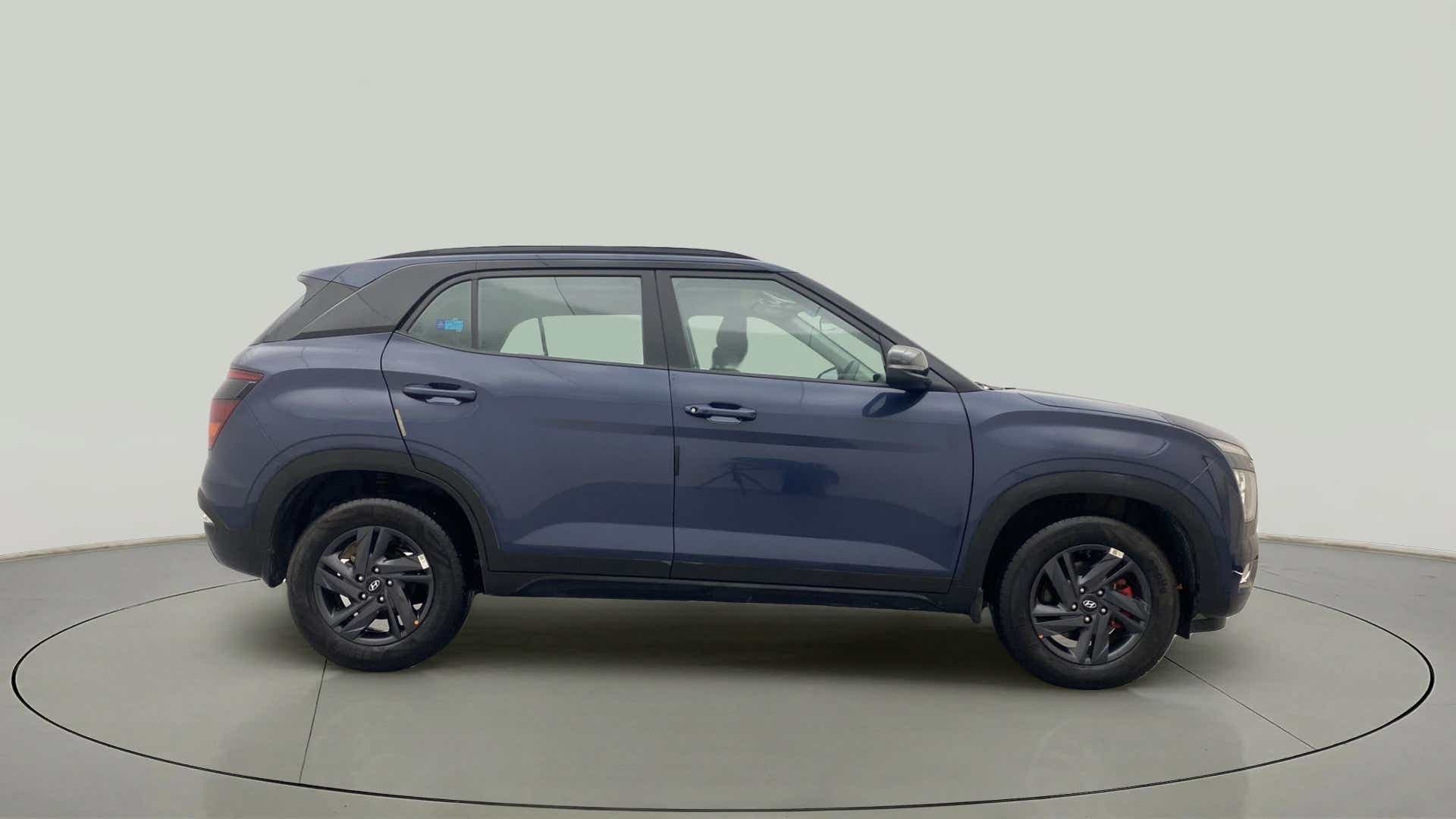 Side view of a Hyundai Creta 2018-2023