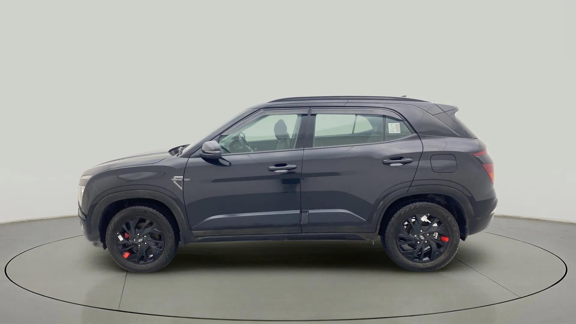 Side view of a Hyundai Creta 2018-2023