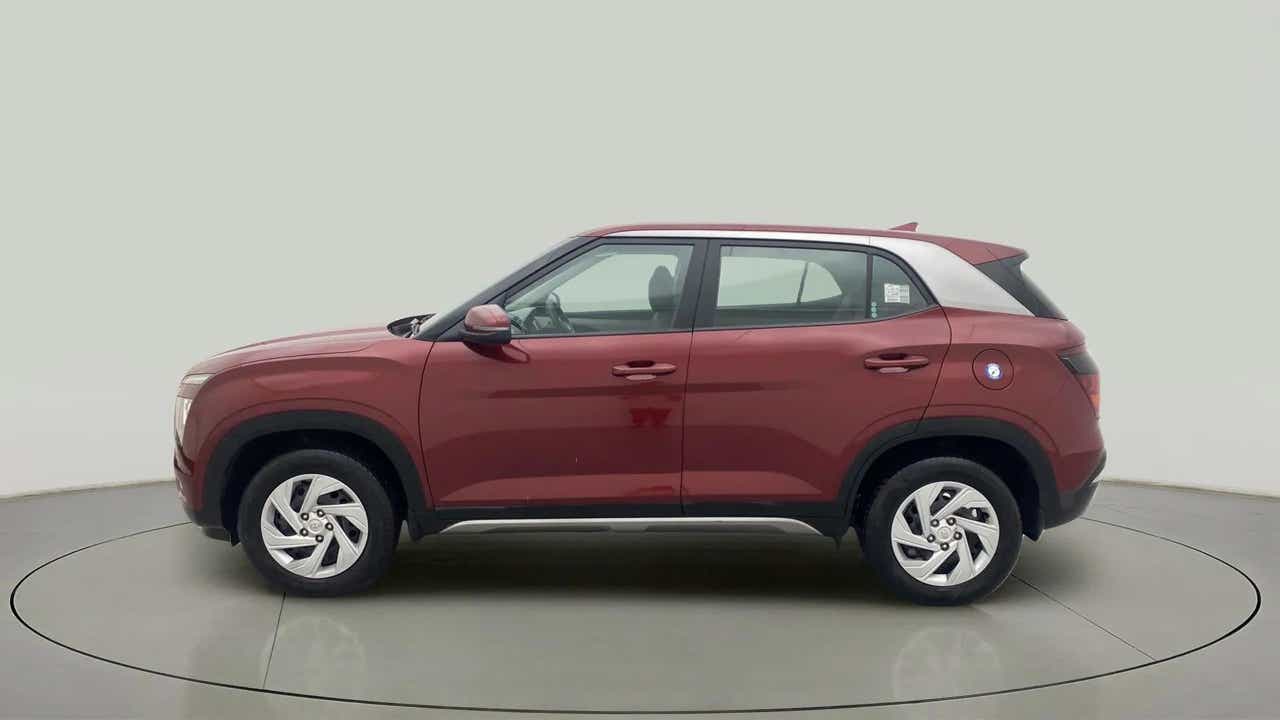Side view of a Hyundai Creta 2018-2023