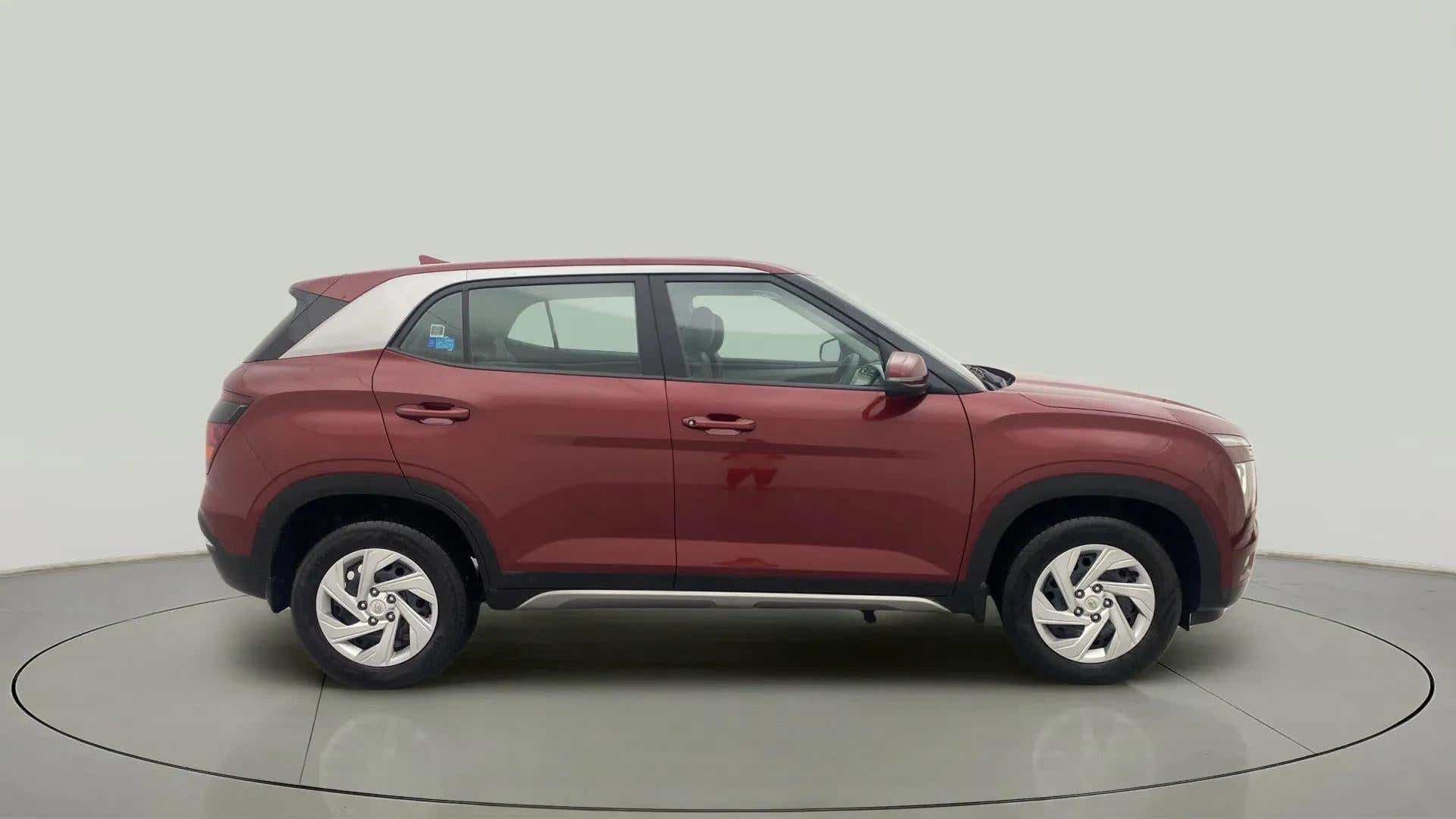 Side profile of a Hyundai Creta 2018-2023