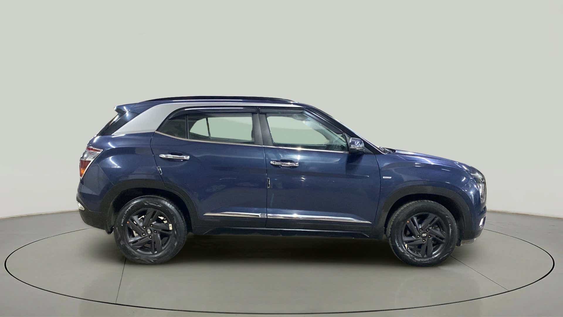 Side view of a Hyundai Creta 2018-2023