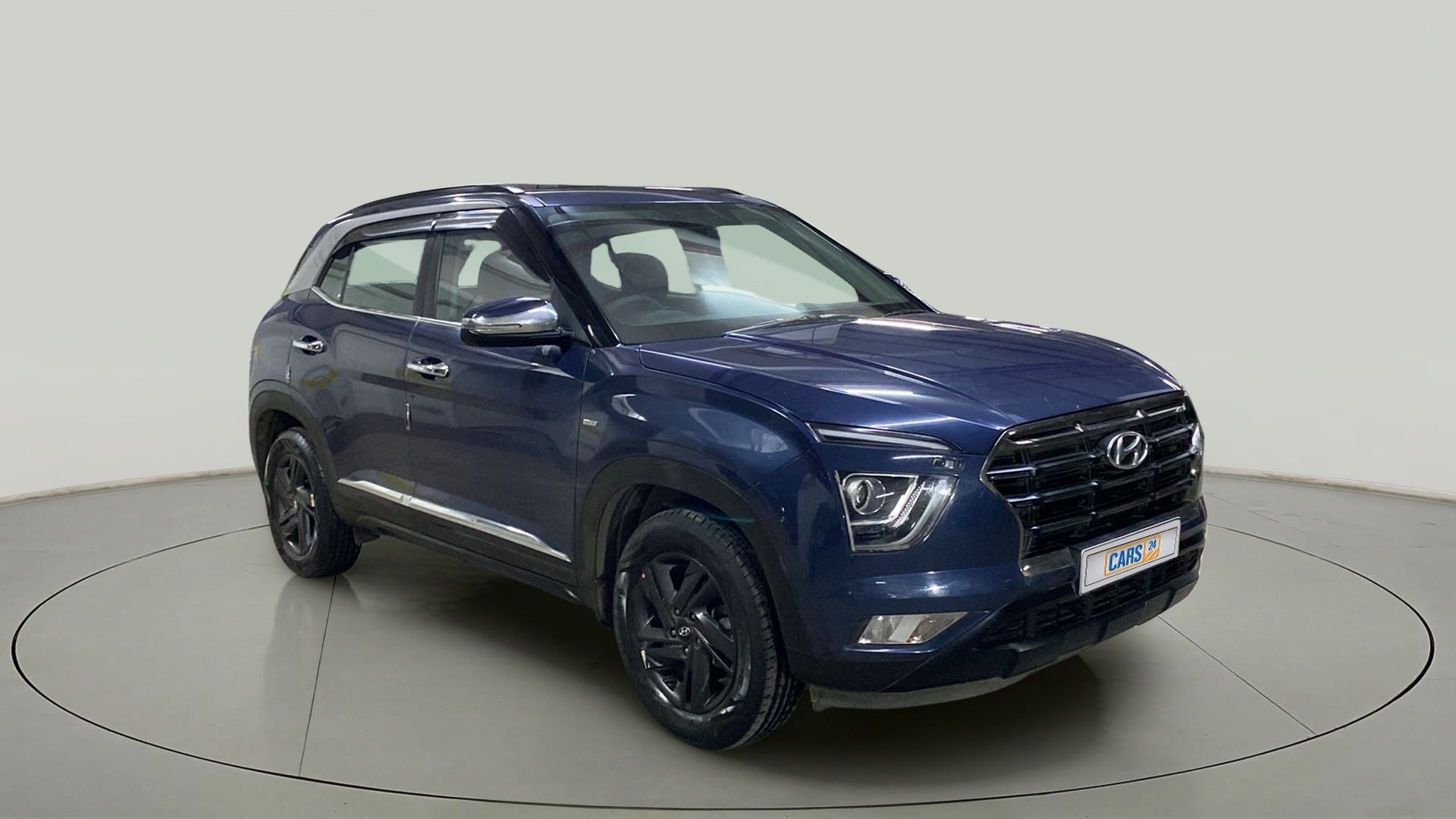 Front three-quarter of a Denim Blue Hyundai Creta 2018-2023