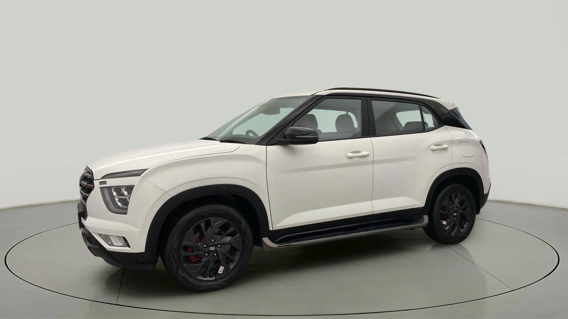 Front side view of a Hyundai Creta 2018-2023