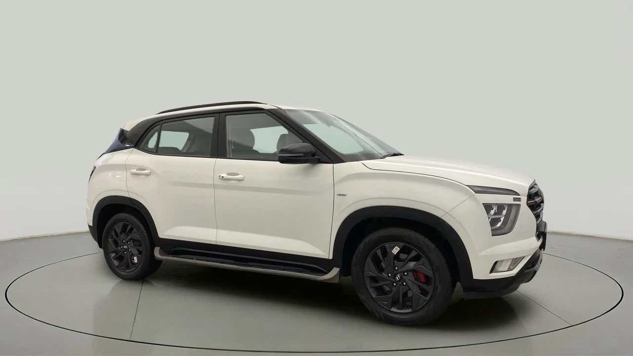 Side view of a Hyundai Creta 2018-2023