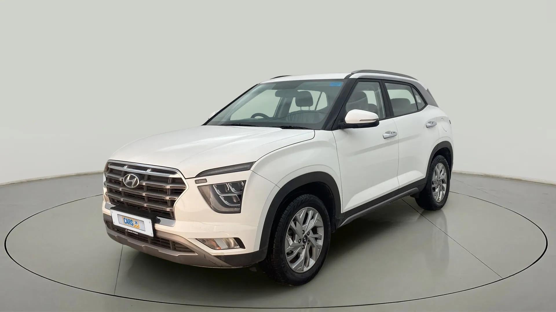 Front three-quarter view of a Hyundai Creta 2018-2023