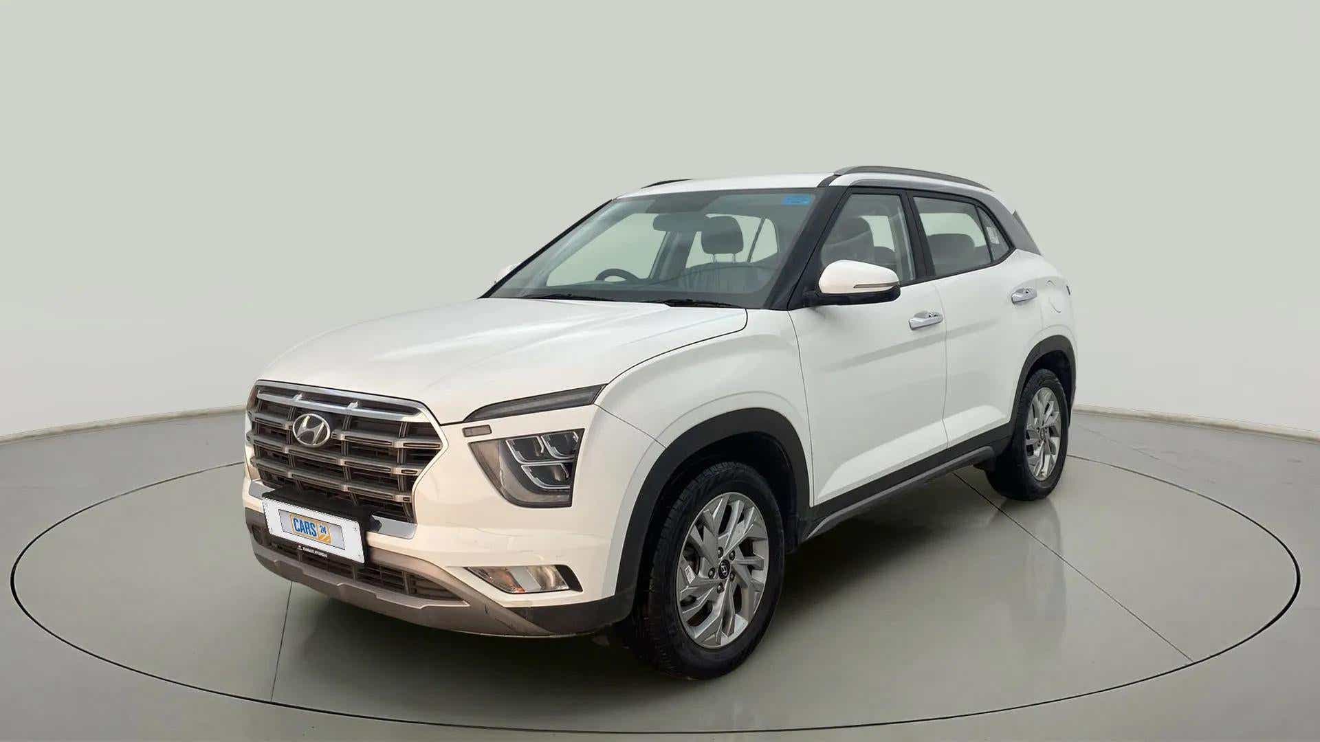 Front three-quarter view of a Hyundai Creta 2018-2023