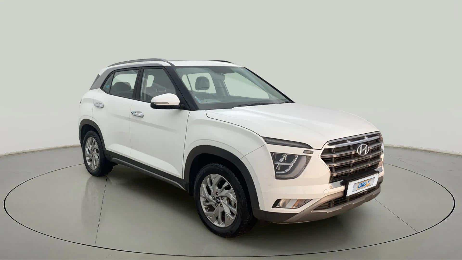 Front three-quarter view of a Hyundai Creta 2018-2023