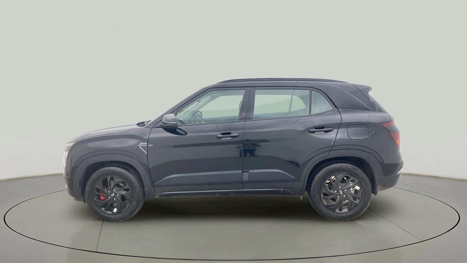 Side view of a Hyundai Creta 2018-2023