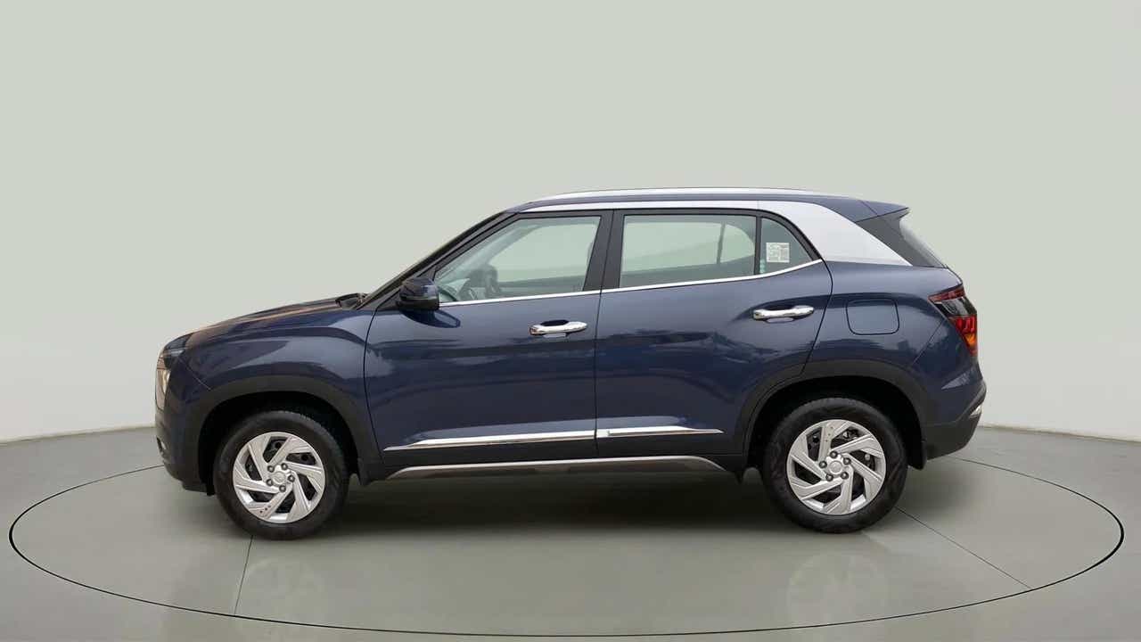 Side view of a Hyundai Creta 2018-2023