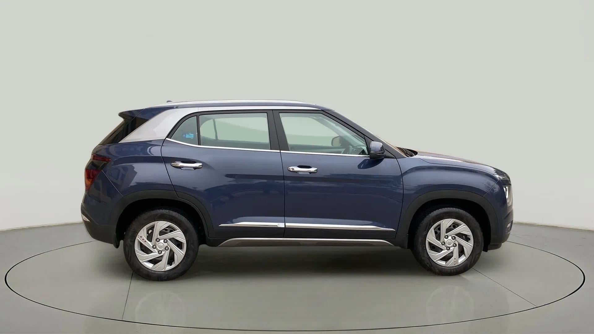 Side view of a Hyundai Creta 2018-2023