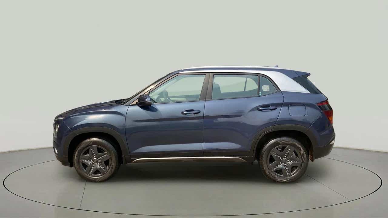 Side view of a Hyundai Creta 2018-2023