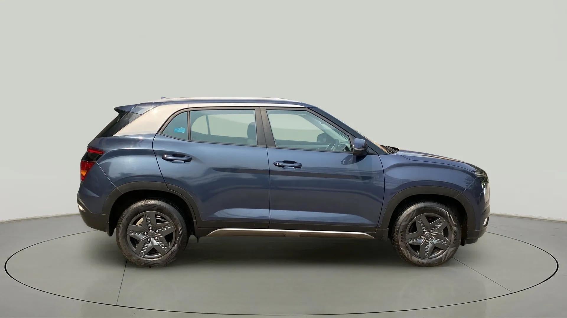 Side view of a Hyundai Creta 2018-2023