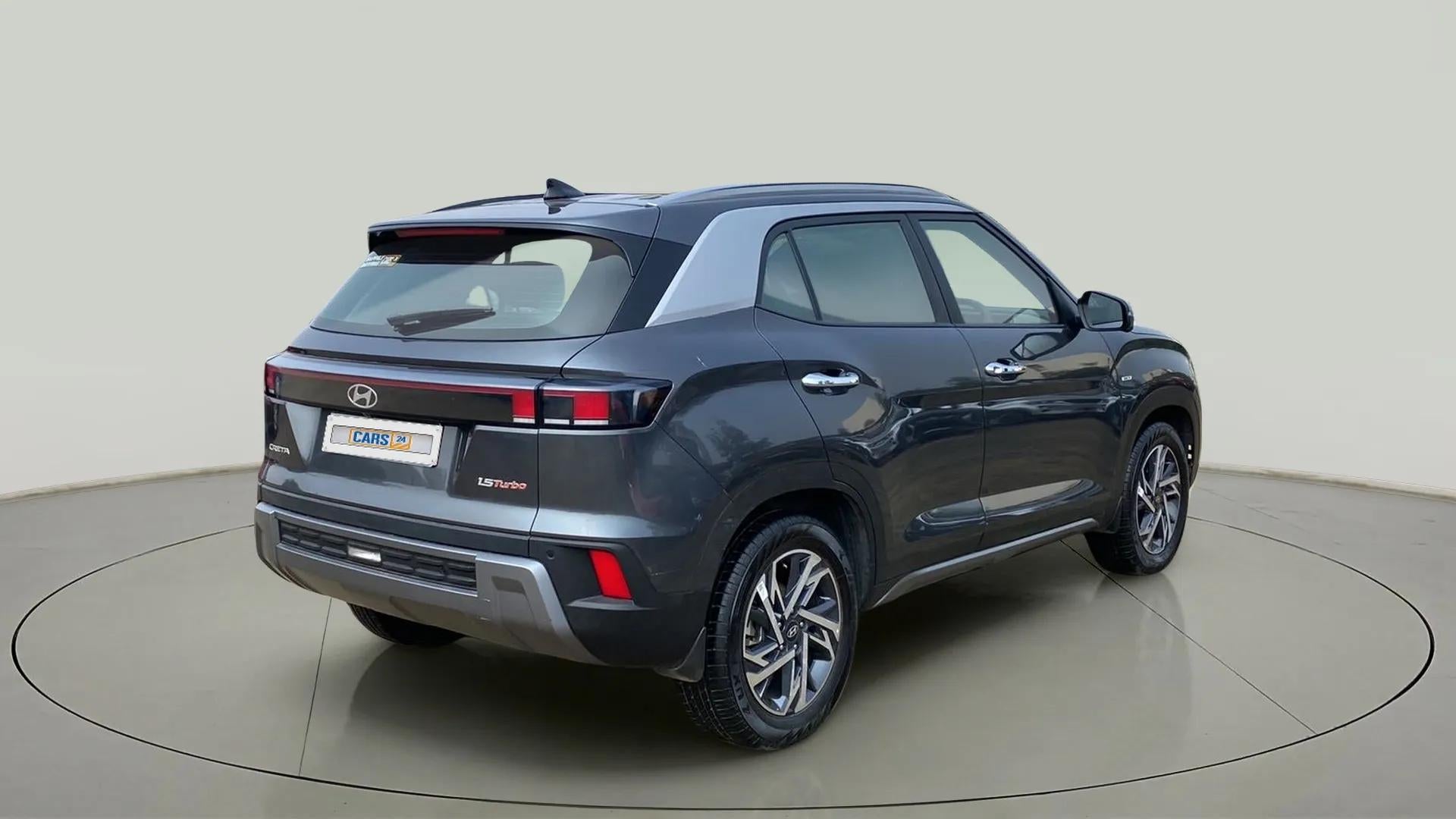 Rear three-quarter view of a Hyundai Creta