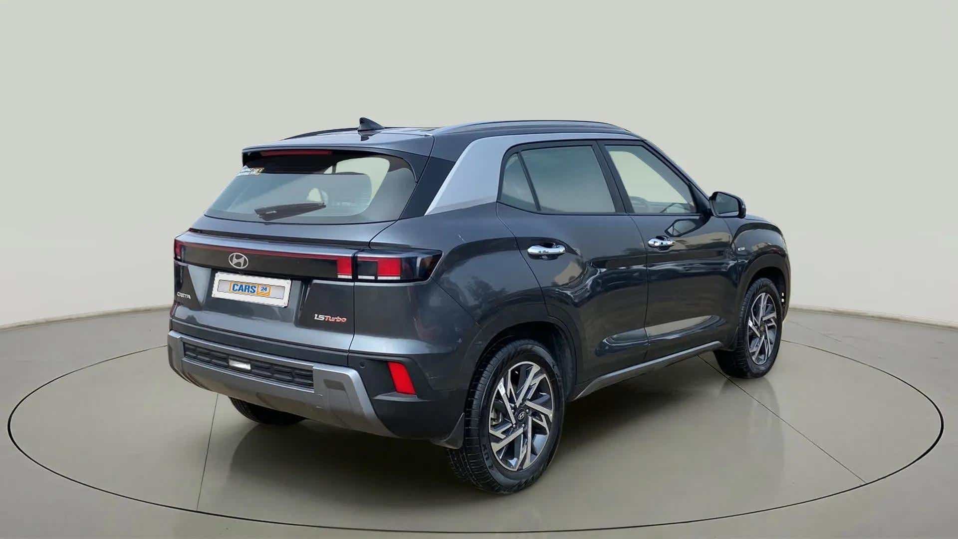 Rear three-quarter view of a Hyundai Creta
