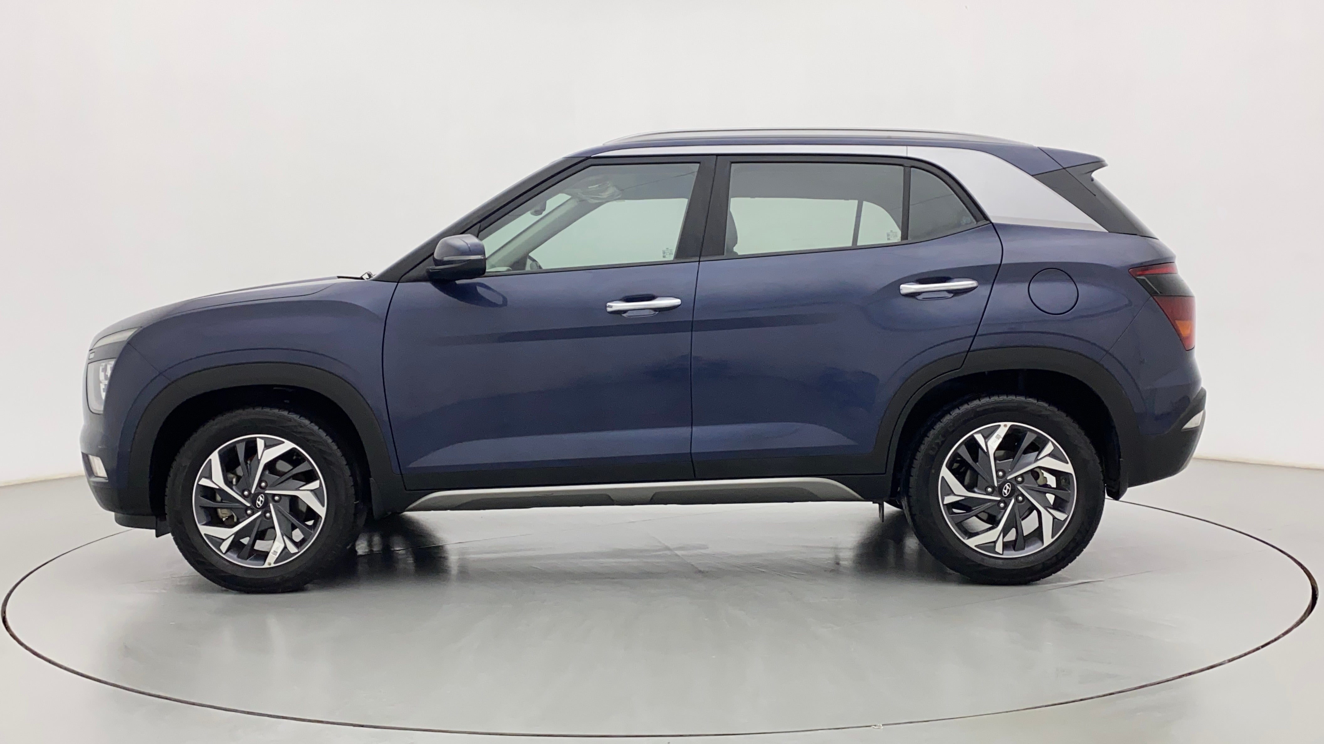 Side view of a Hyundai Creta 2018-2023