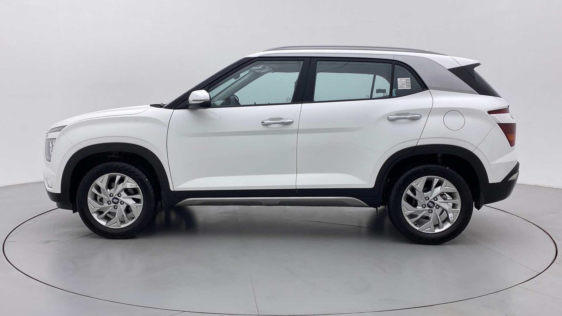 Side view of a Hyundai Creta 2018-2023