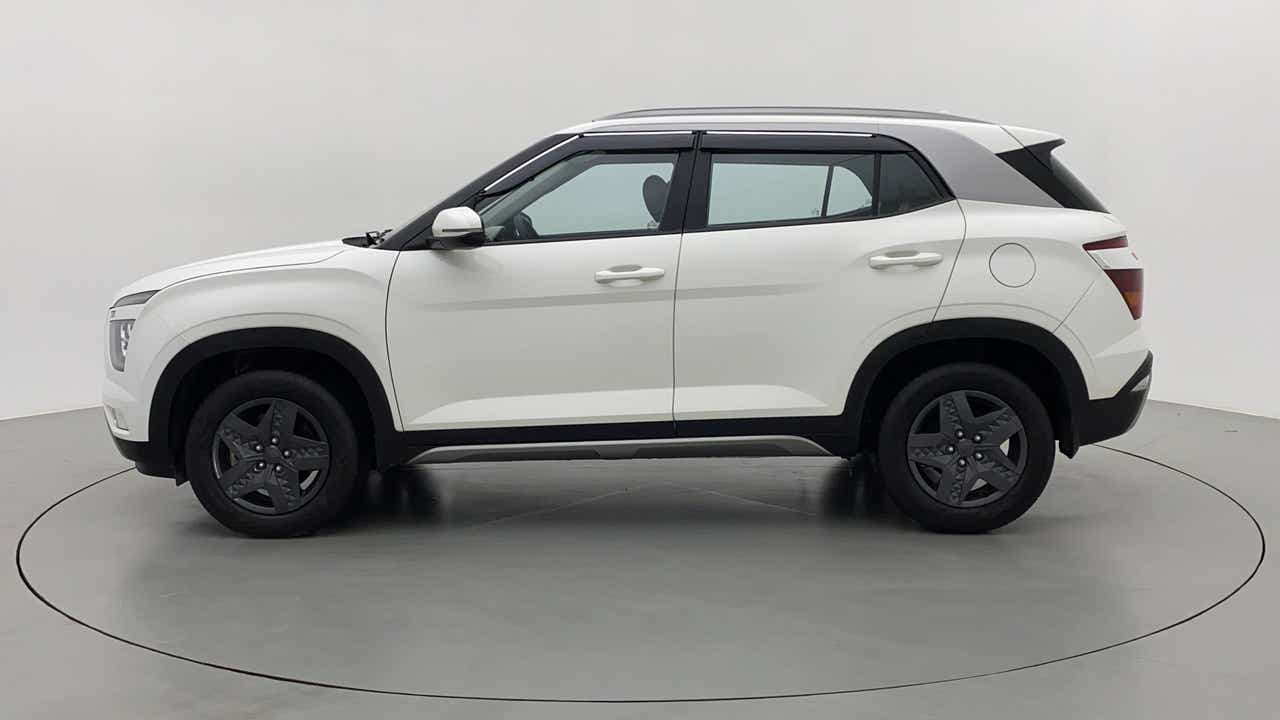 Side view of a Hyundai Creta 2018-2023