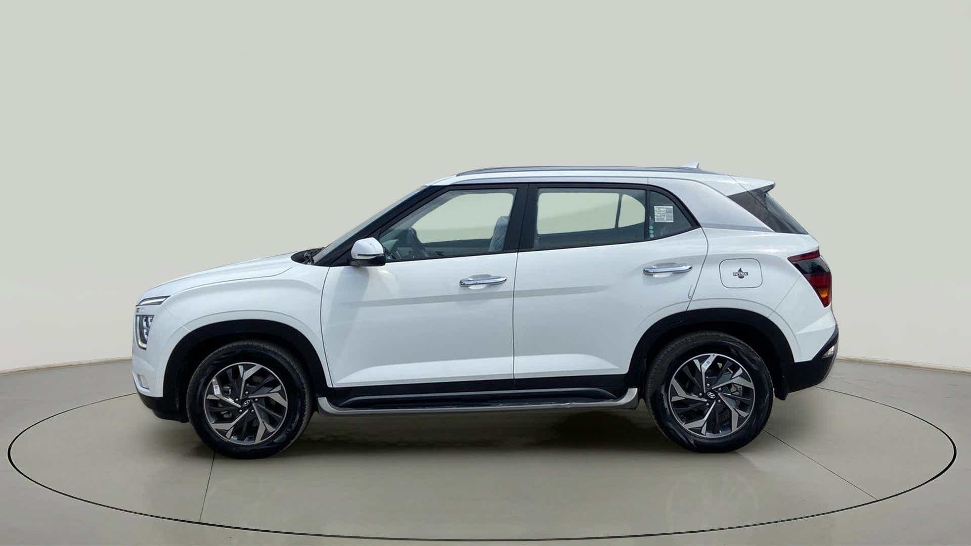 Side view of a Hyundai Creta 2018-2023