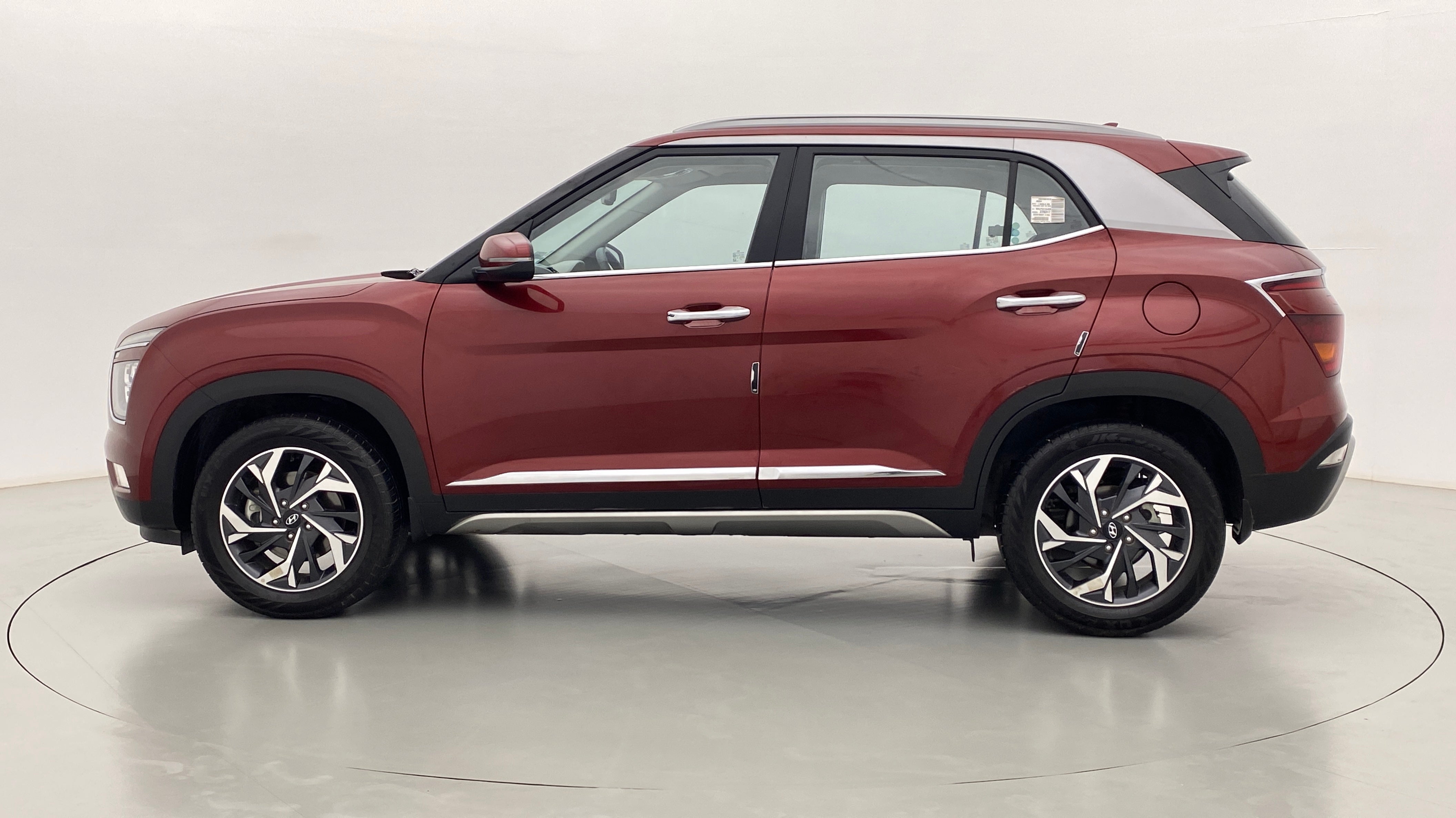 Side view of a Hyundai Creta 2018-2023