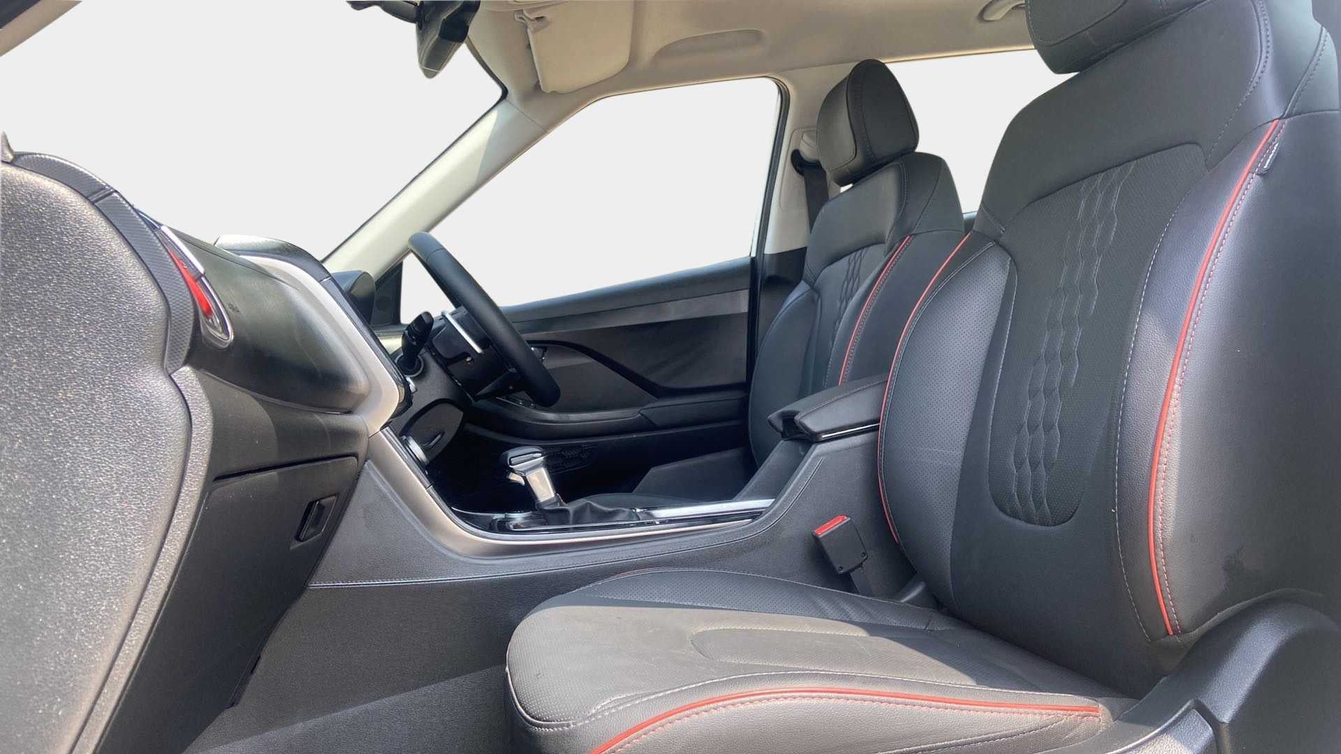 Front interior view of a Hyundai Creta 2018-2023