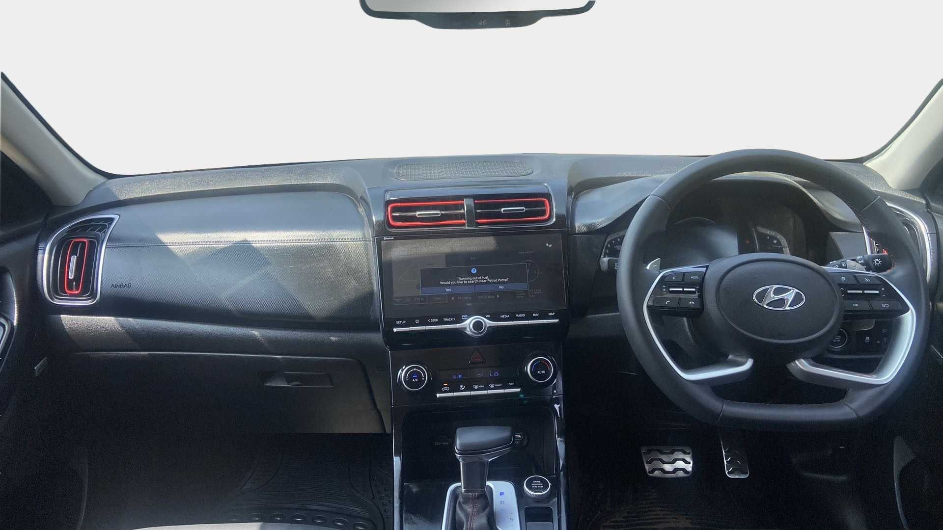 Dashboard and steering wheel of a Hyundai Creta 2018-2023