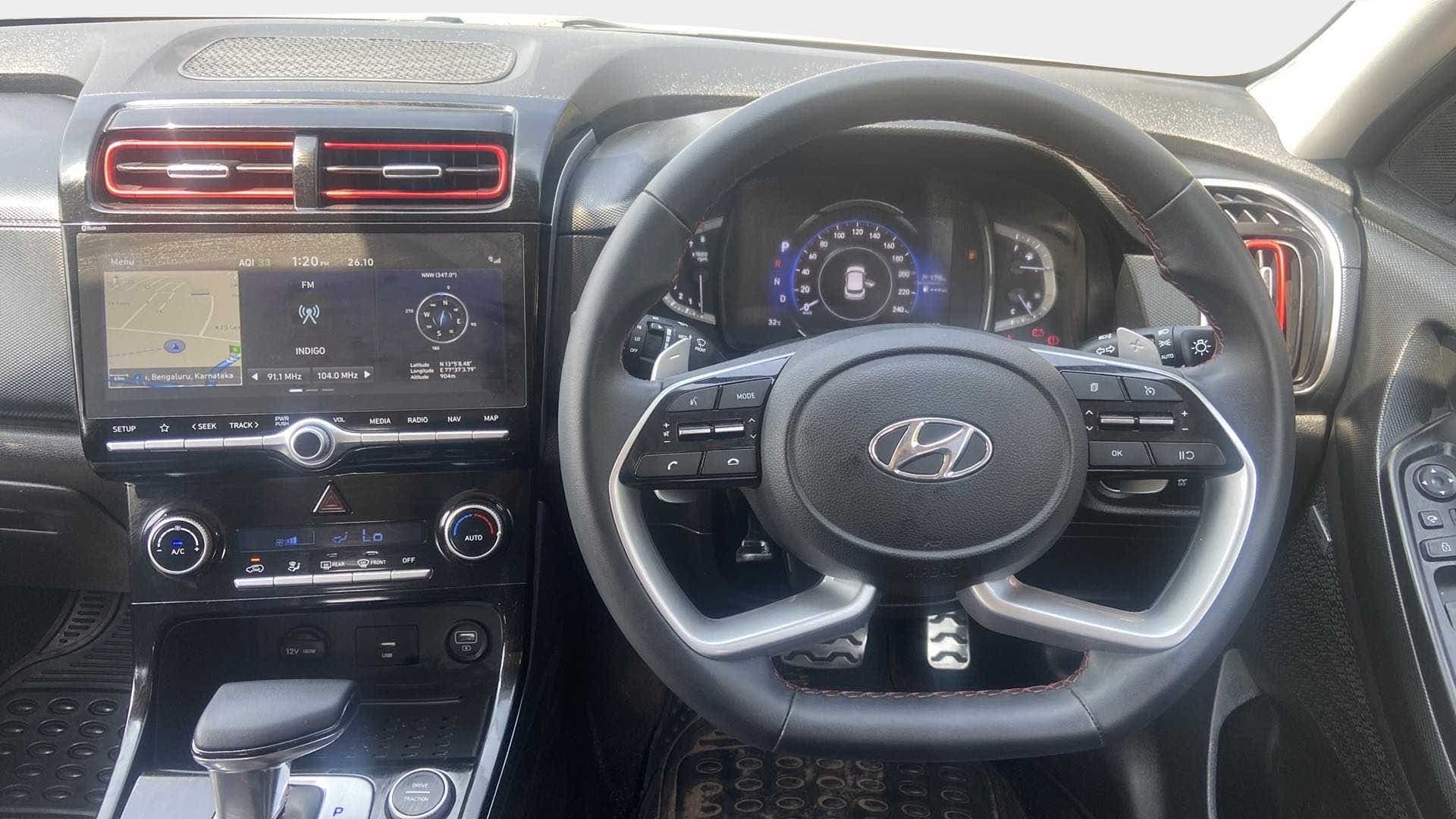 Dashboard and steering wheel of a Hyundai Creta 2018-2023