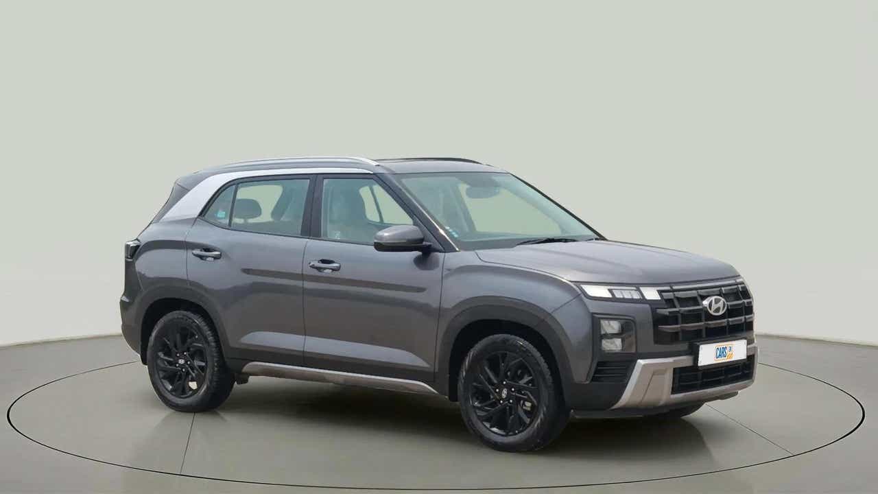 Front three-quarter view of a Titan Grey Hyundai Creta