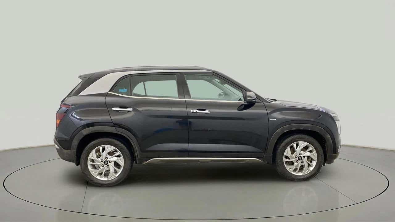 Side view of a Hyundai Creta 2018-2023