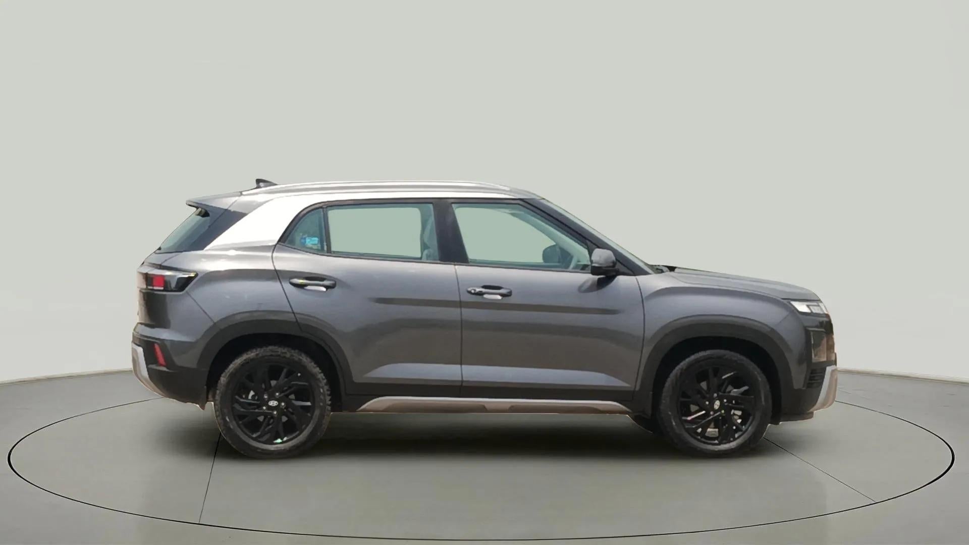Side view of a Hyundai Creta