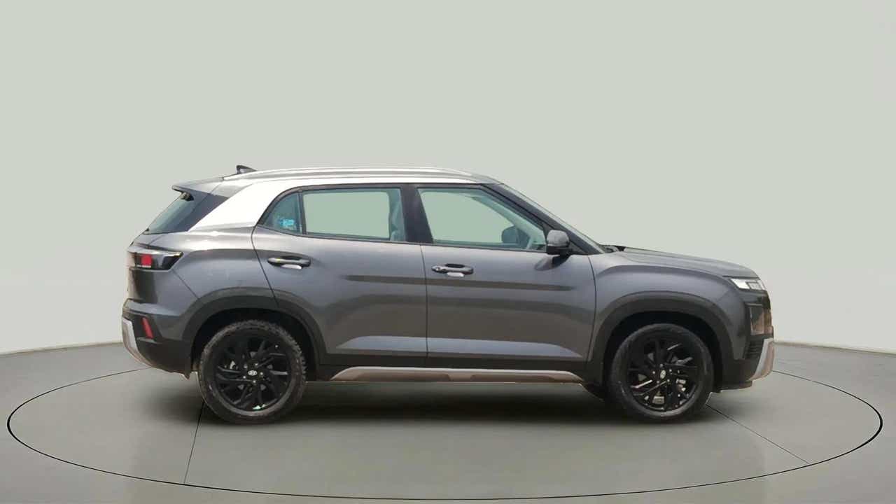 Side view of a Hyundai Creta